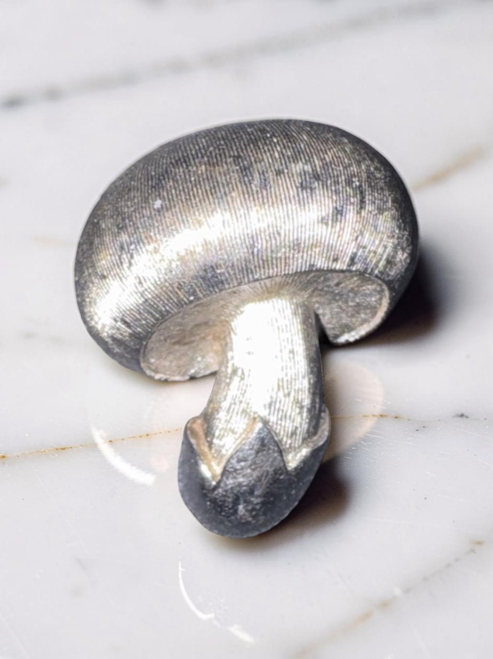 Vintage Crown Trifari Mushroom Brooch - Picture 3 of 4